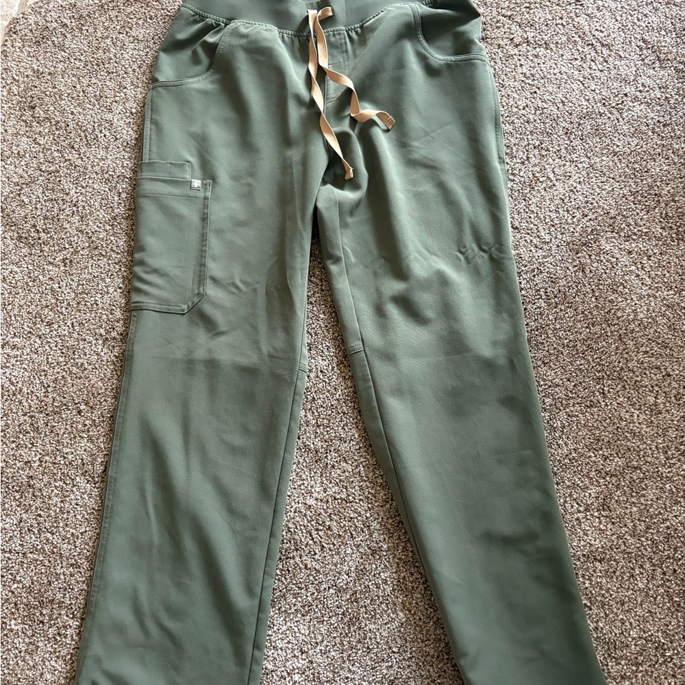 Figs Green Scrub Bottom size Medium